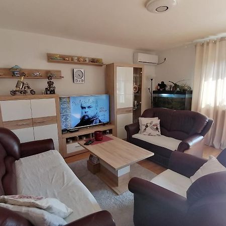 Airport Apartment Surčin Екстериор снимка