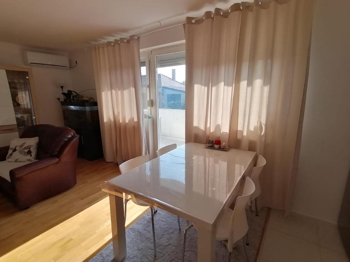Airport Apartment Surčin Екстериор снимка
