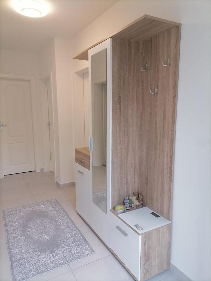 Airport Apartment Surčin Екстериор снимка